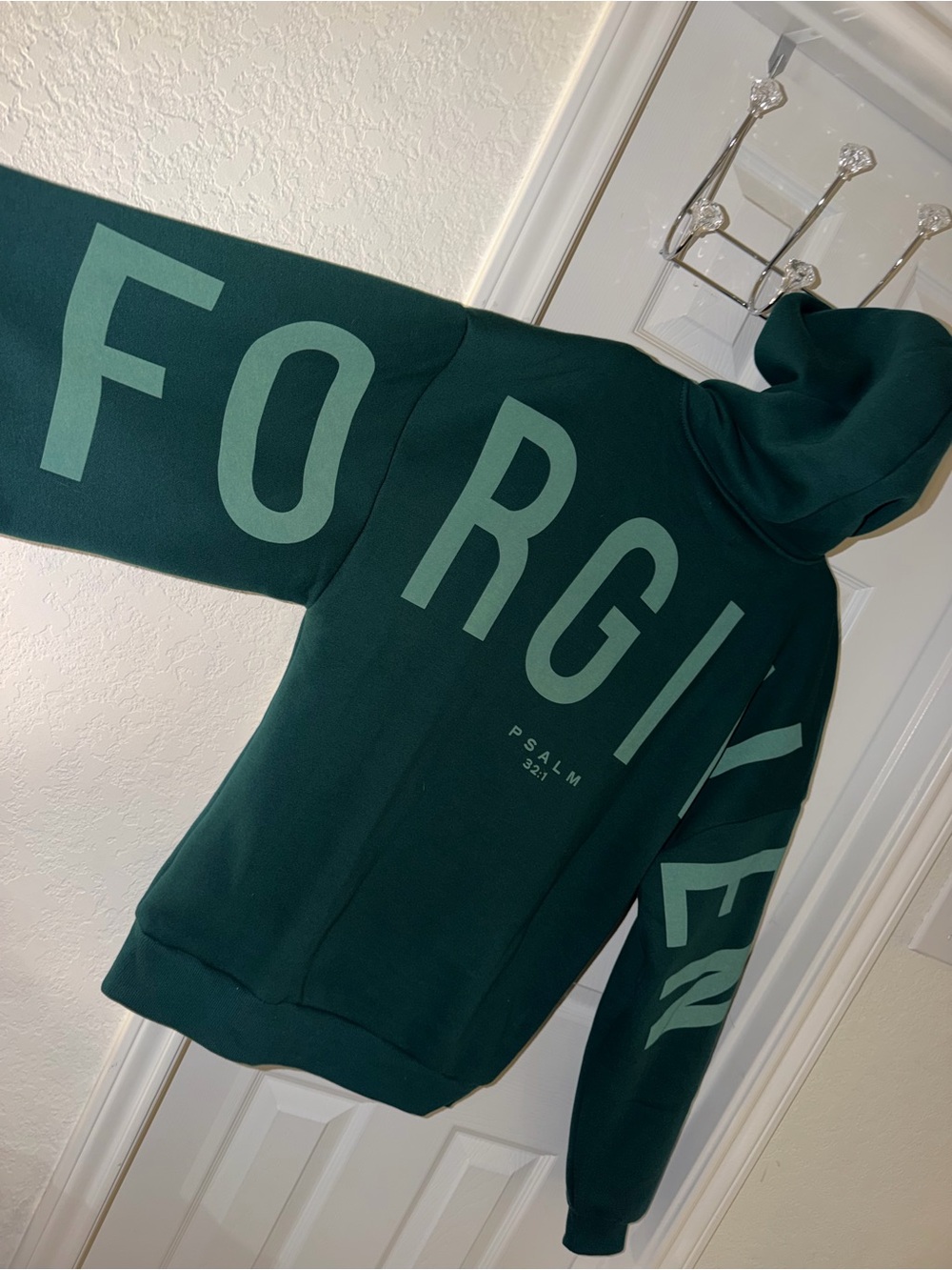 GLO ‘God’s Love Overcomes Oversized Forest Green Hoodie - Picture 2 of 3